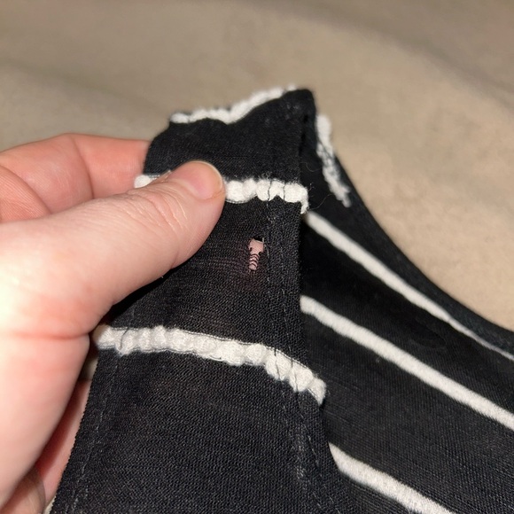 Pre-Loved Bobeau Jersey Knit Cold Shoulder Striped Tunic - Picture 8 of 9